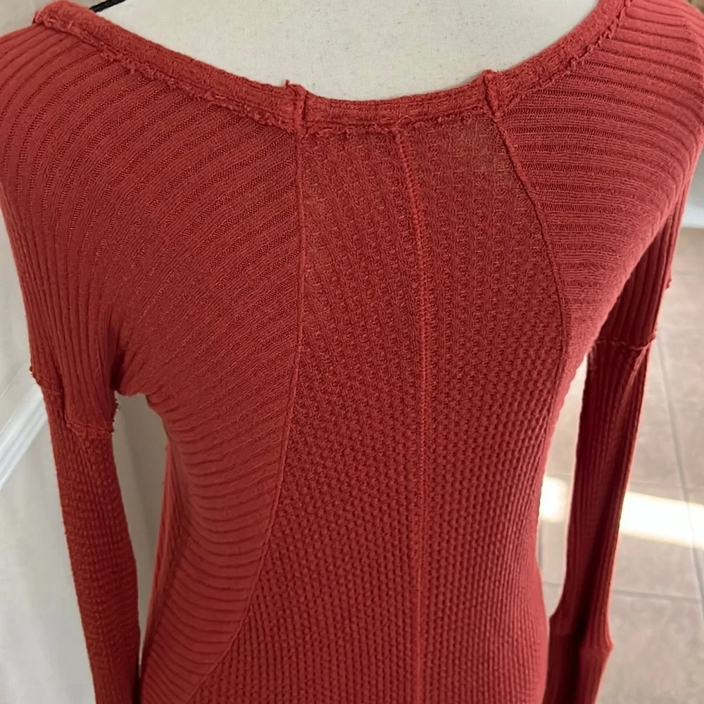 Free People salmon  orange Ventura drippy thermal long sleeve top Size S